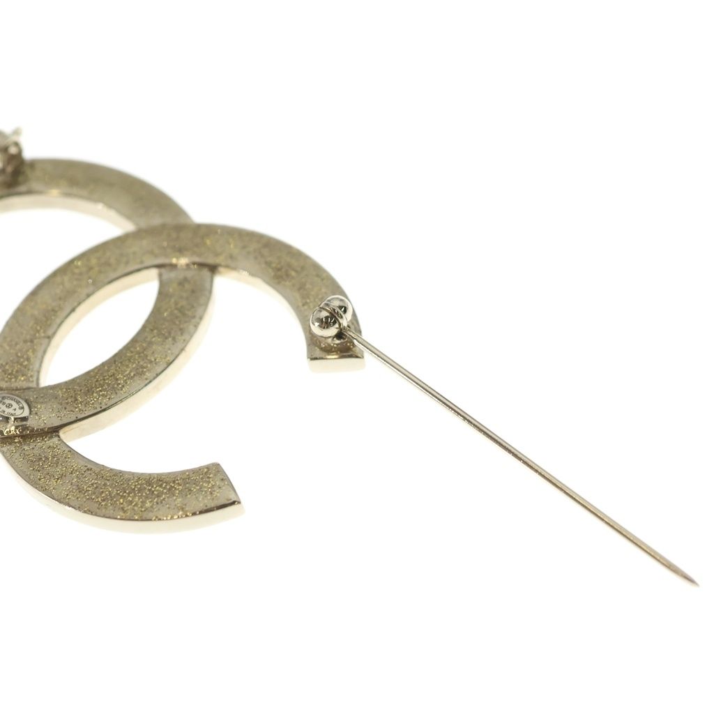 Chanel CC Logo Brooch Pin Badge Gold Black — view 6
