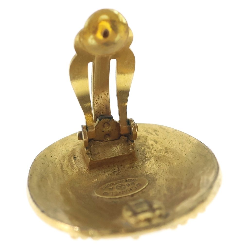 Chanel CC Logo Round Earrings Gold — view 5
