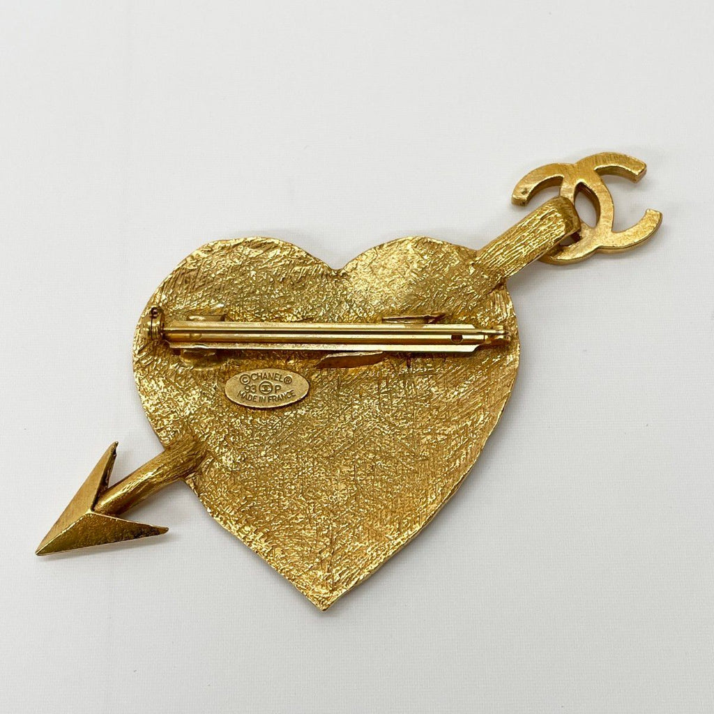 Chanel Brooch Vintage CC Logo Motif Gold — view 2