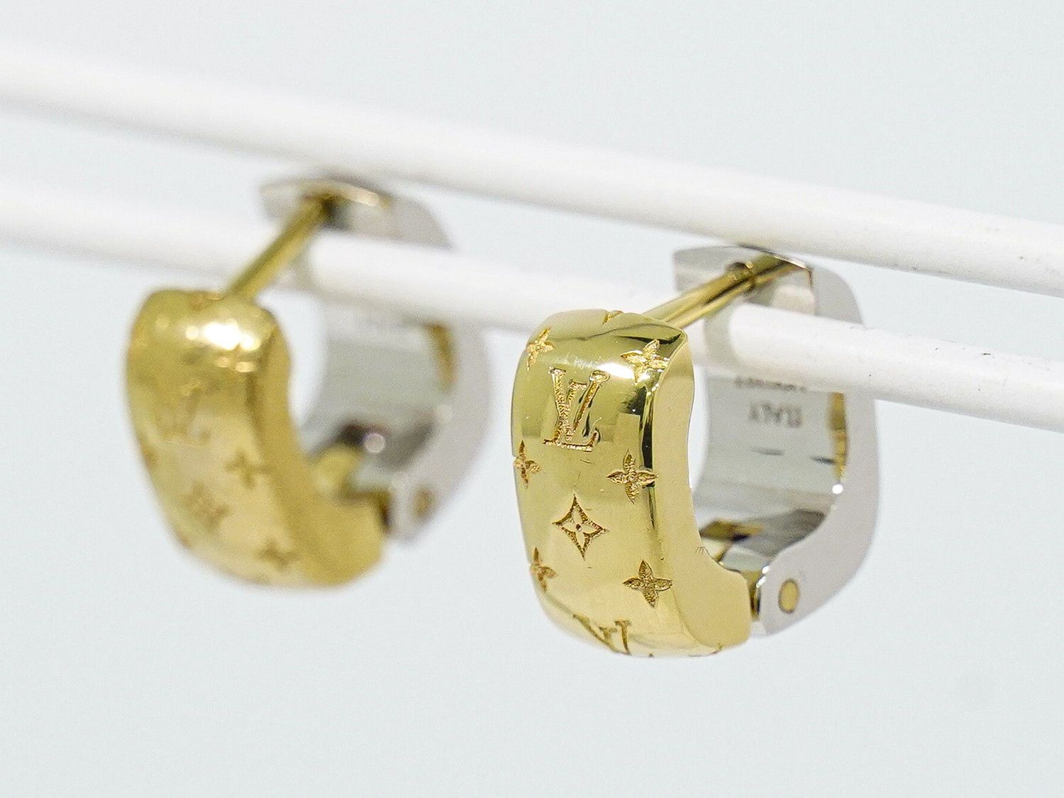 Louis Vuitton LV Book Cles Doreil Nanogram Hoop Earrings Metal Gold Silver — view 7