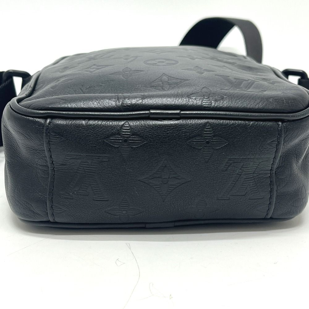 Louis Vuitton Shoulder Bag Danube PM Leather Black — view 4