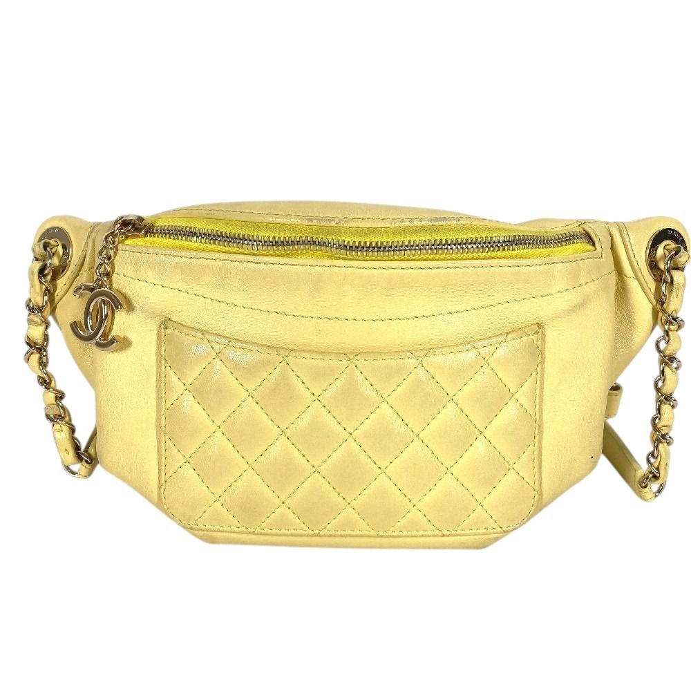 Chanel Belt Bag CC Logo Leather Yellow — view 2