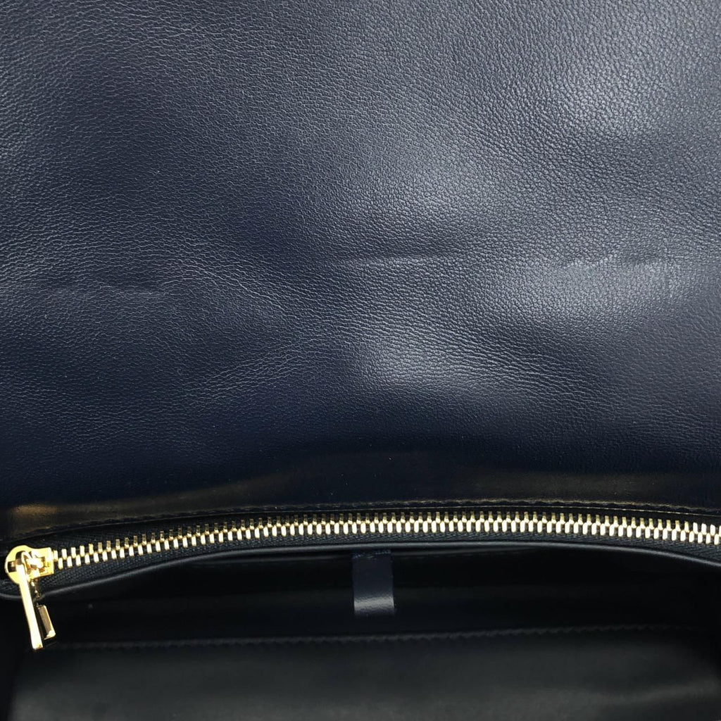Louis Vuitton MM Shoulder Bag — view 8