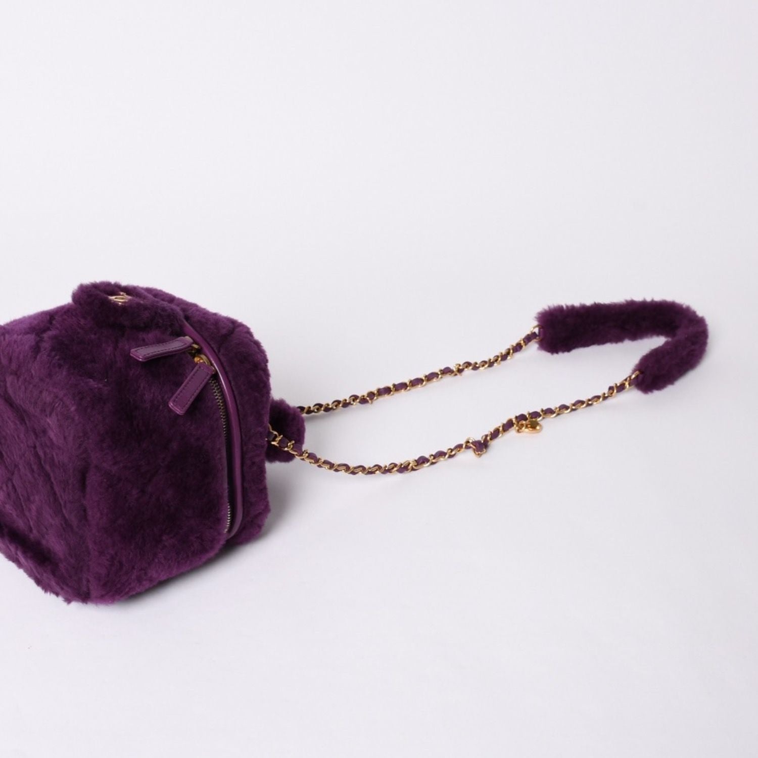 Chanel CC Logo Vanity 2-Way Shoulder Bag Shearling Purple Gold — view 7