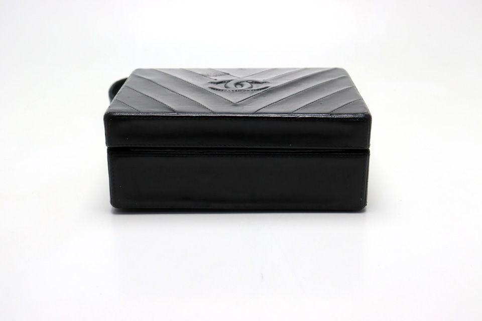 Chanel Stitch GD Leather Shoulder Bag — view 3