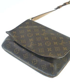 Louis Vuitton Shoulder Bag — view 8