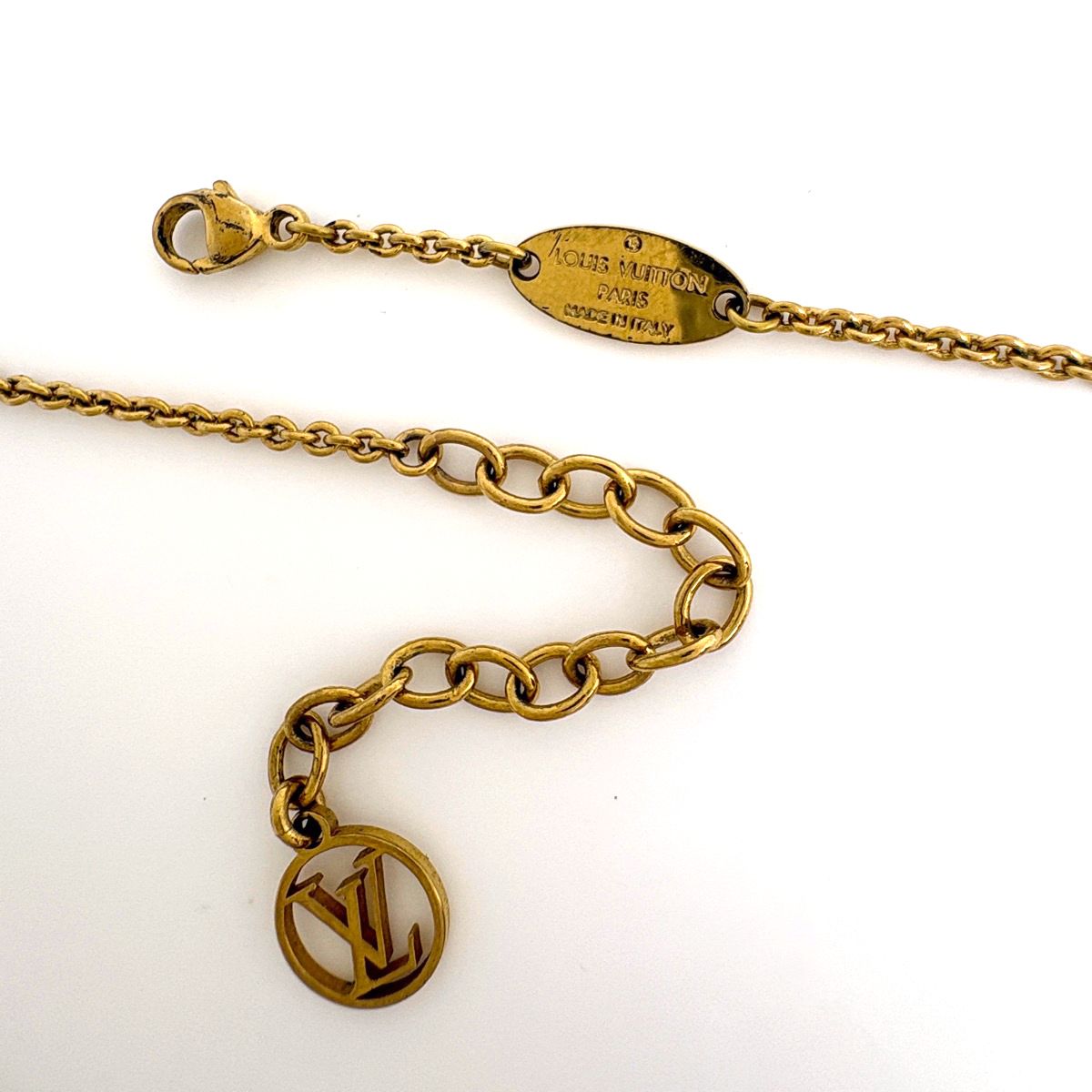 Louis Vuitton Essential Necklace Gold Plated — view 3