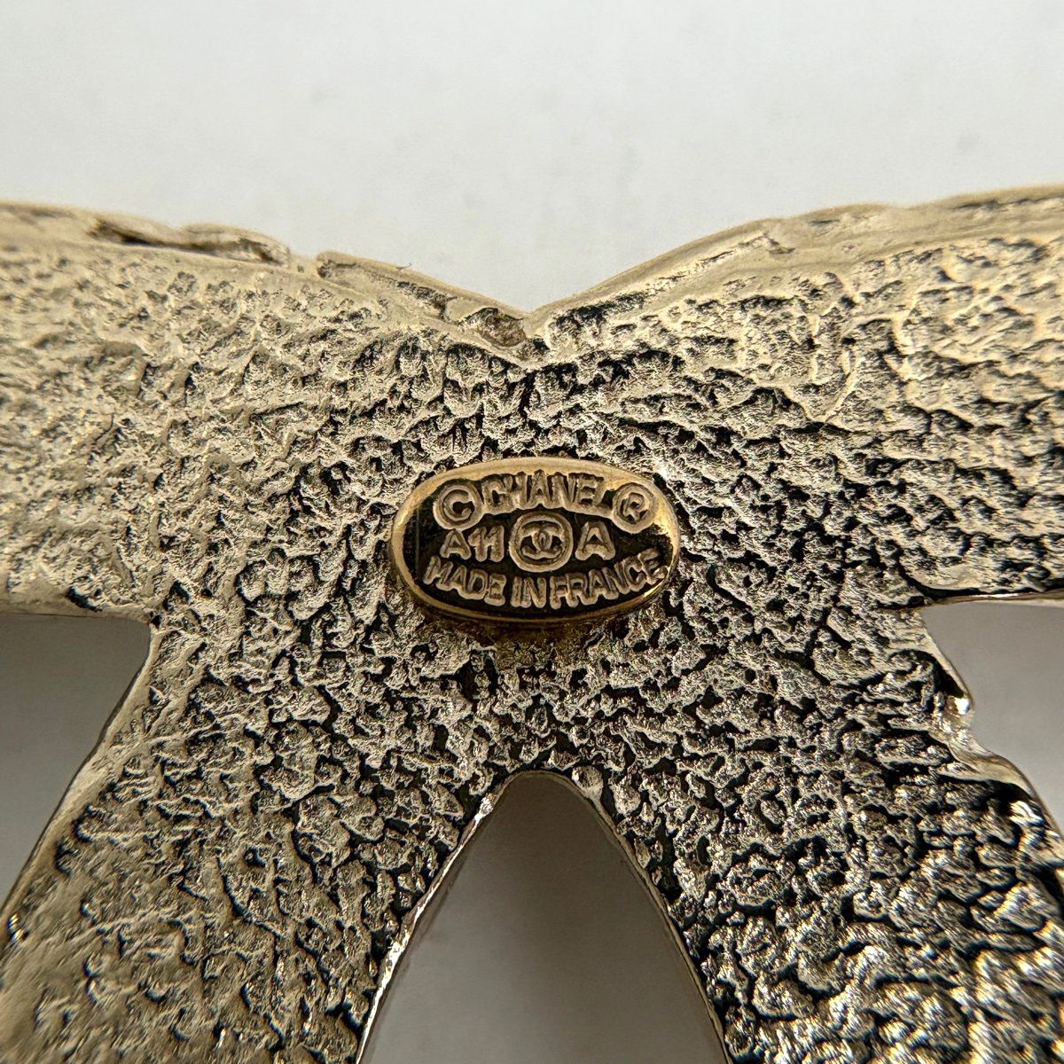 Chanel CC Logo Rhinestone Brooch Gold Plated — view 5