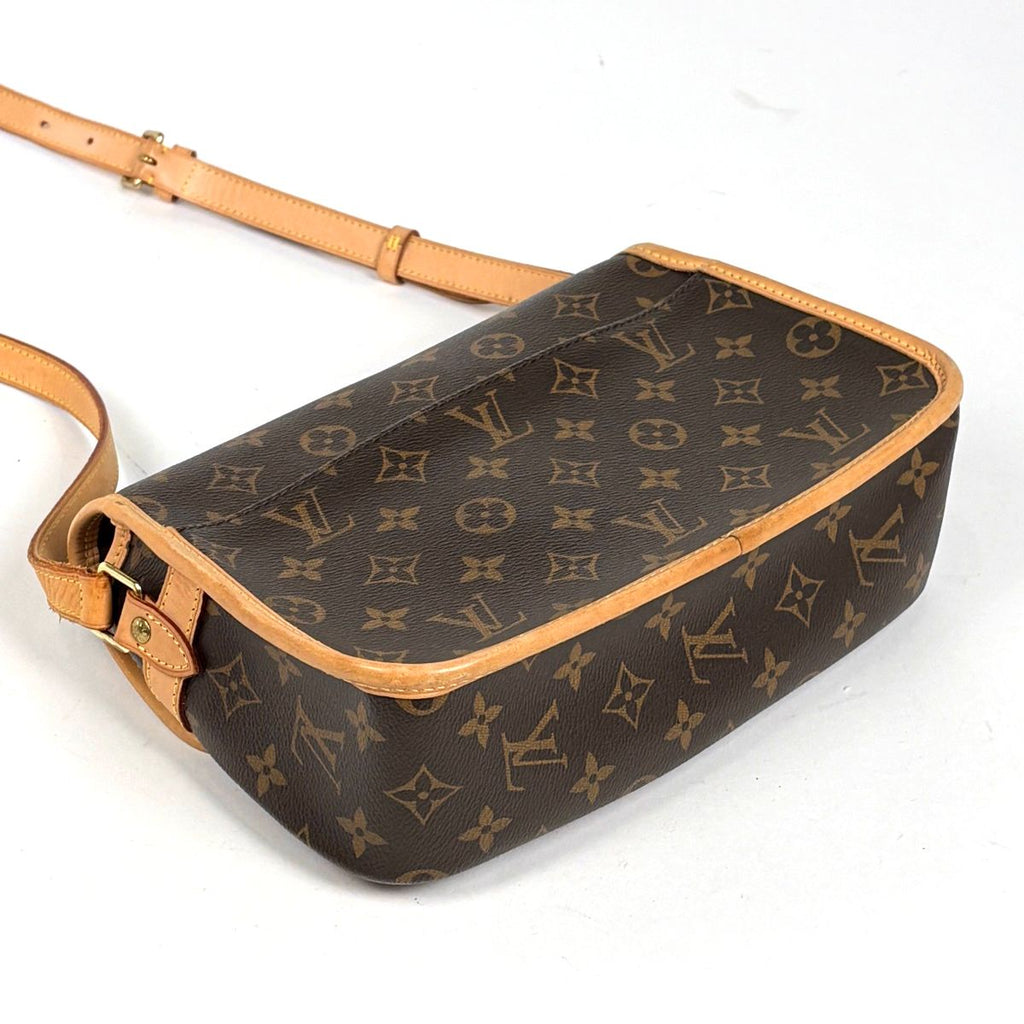 Louis Vuitton Sologne Crossbody Shoulder Bag Monogram Brown — view 2