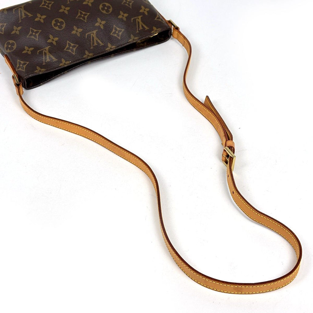 Louis Vuitton Trotteur Pochette Shoulder Bag Monogram Brown — view 6
