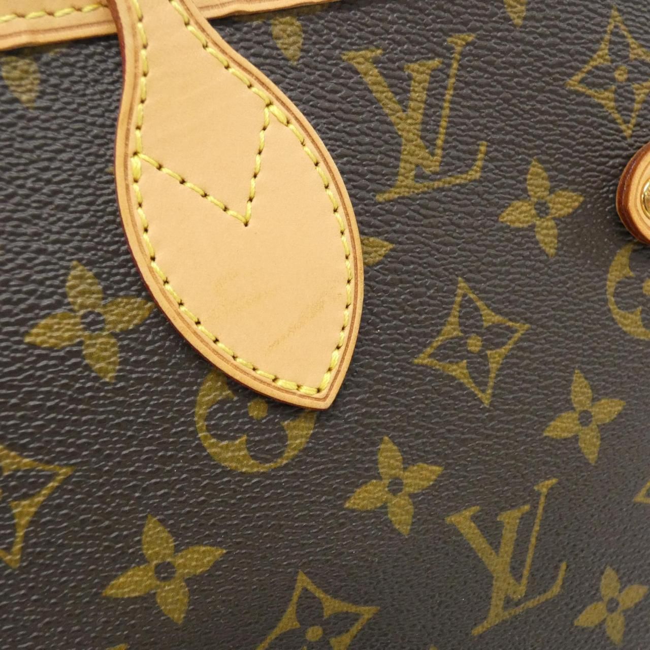 Louis Vuitton Monogram Neverfull MM Bag — view 4