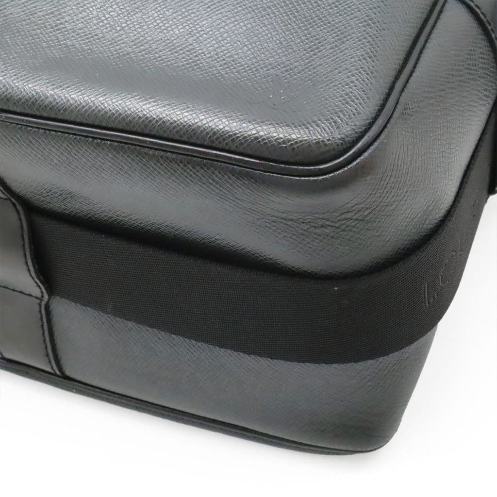 Louis Vuitton Taiga Reporter PM Shoulder Bag Crossbody Leather Ardoise Black — view 3