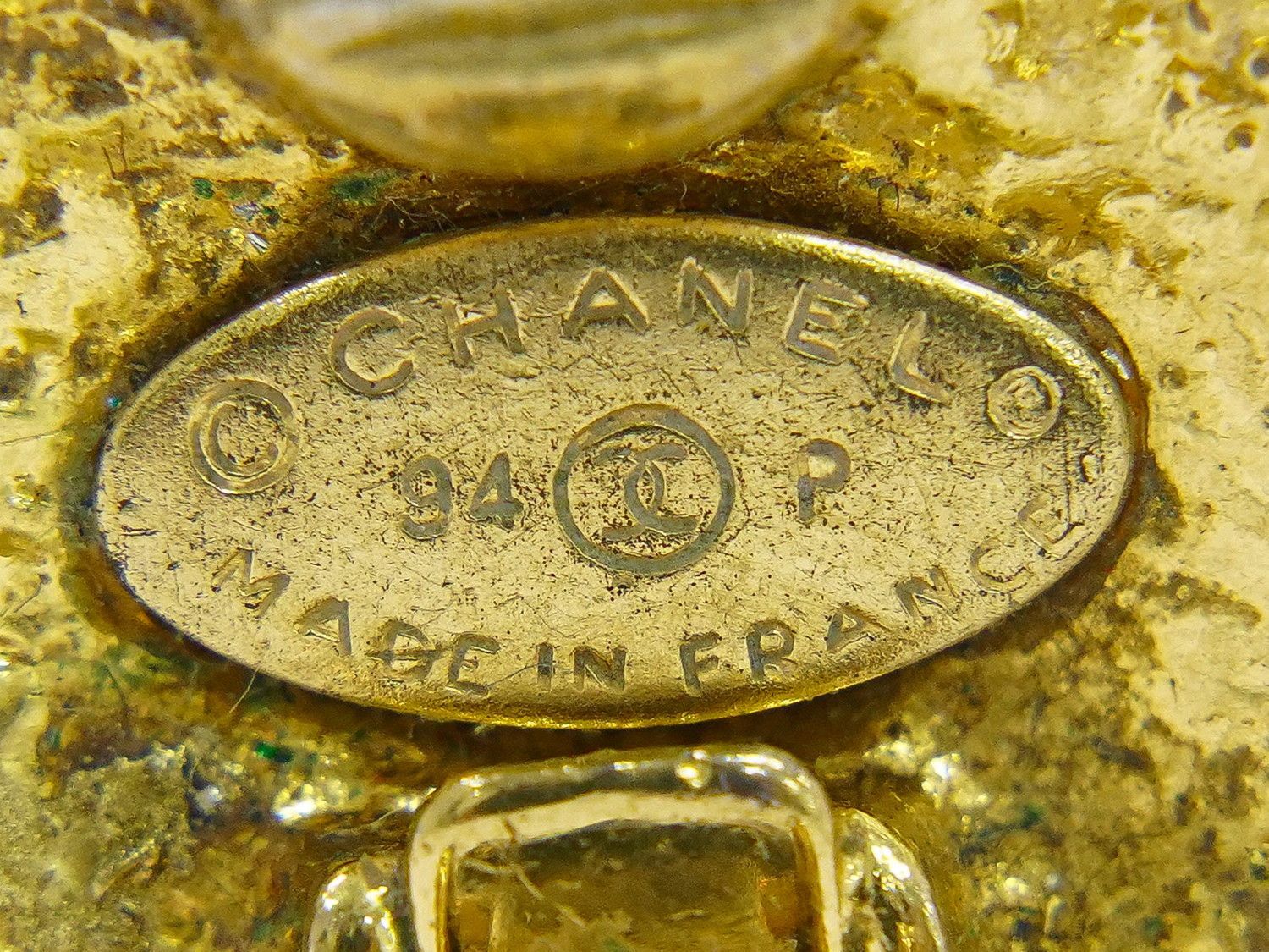 Chanel CC Logo Earrings Gold Plated — view 9