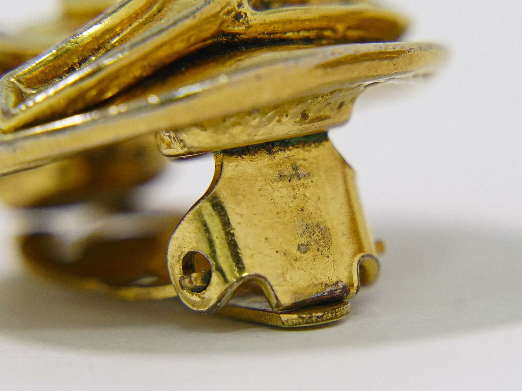 Chanel CC Logo Earrings Gold Plated — view 6