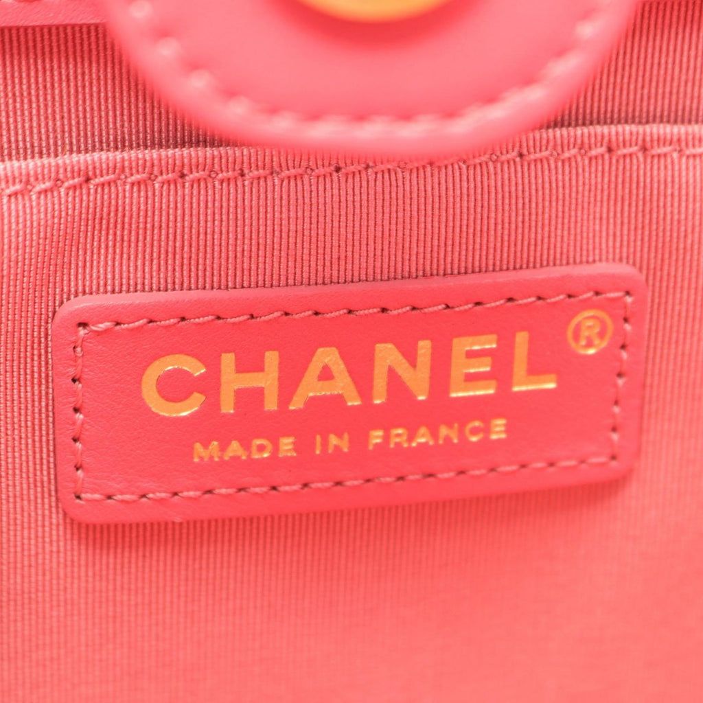 Chanel Shoulder Bag Quilted CC Logo Pink Lambskin Chain — view 4