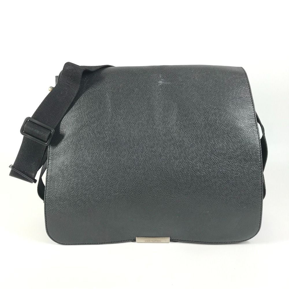 Louis Vuitton Shoulder Bag Victor Taiga Leather Noir Black