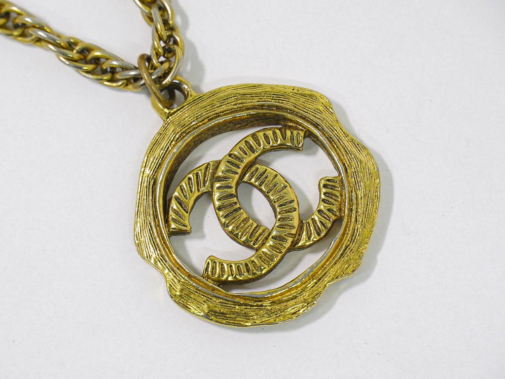 Chanel CC Logo Necklace Pendant Gold Plated — view 4