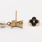Louis Vuitton Pandant a Gold Faux Pearl Earrings Single — view 6