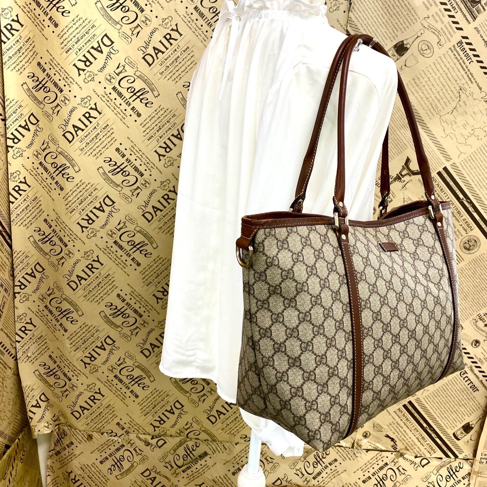 Gucci GG Supreme Tote Business Beige — view 2