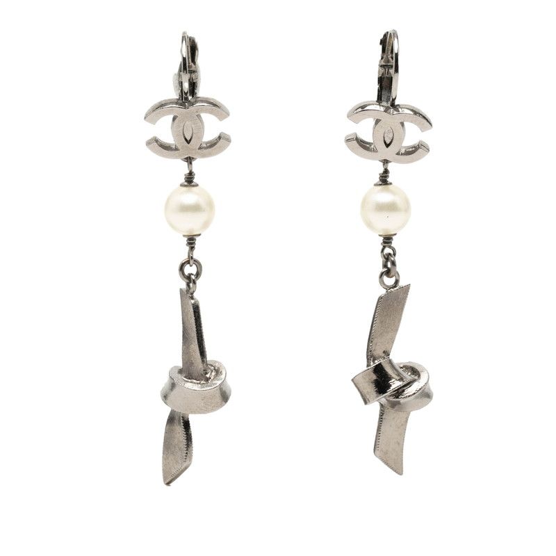 Chanel CC Logo Ribbon Earrings 05 Silver Metal Pearl