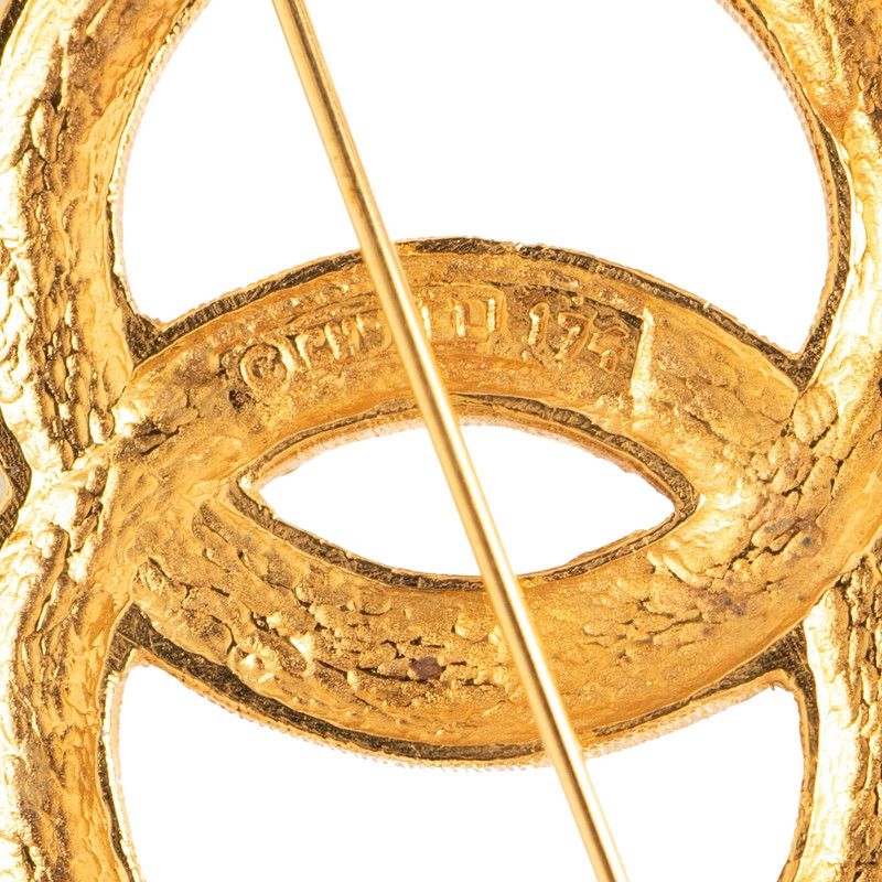 Chanel CC Logo Brooch Gold Plated Rhinestone — view 3