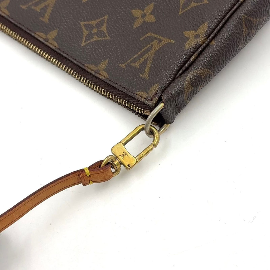 Louis Vuitton Pochette Monogram Leather Brown Handbag Gold — view 9