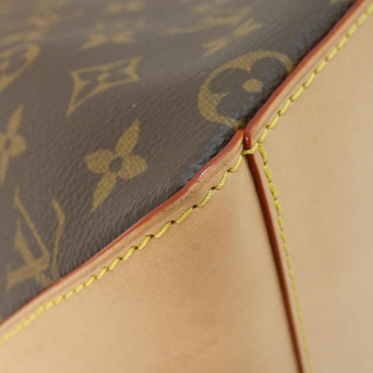 Louis Vuitton Monogram Mezzo Shoulder Bag — view 2