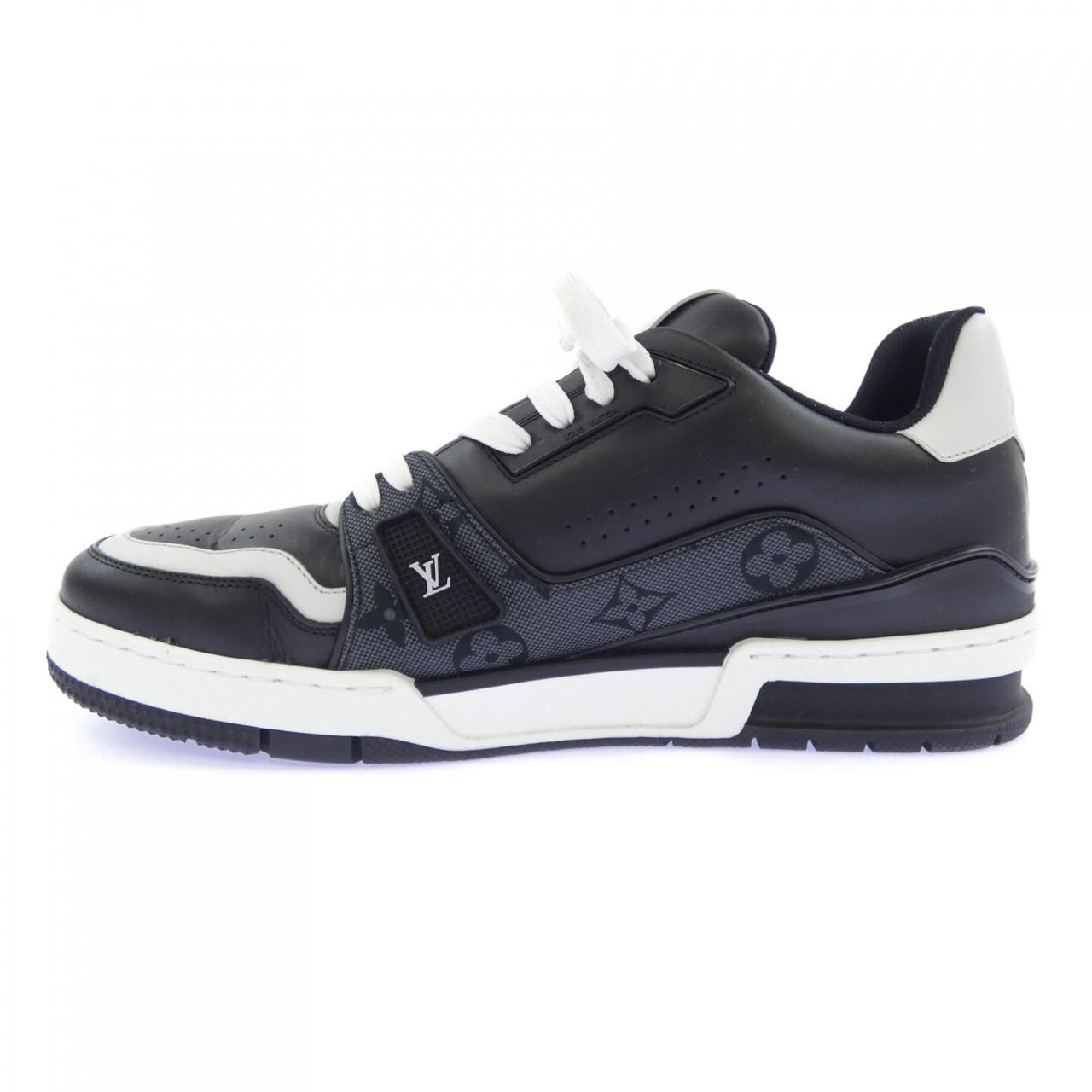 Louis Vuitton LV Trainers Sneakers — view 2