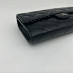 Chanel Quilted Wallet Caviar Leather — view 5