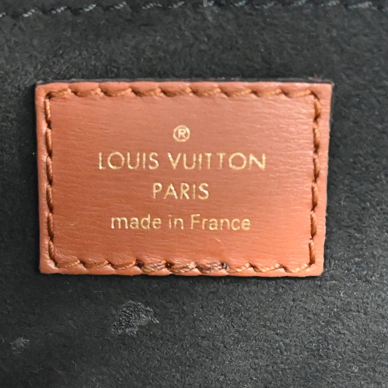 Louis Vuitton Shoulder Bag — view 8
