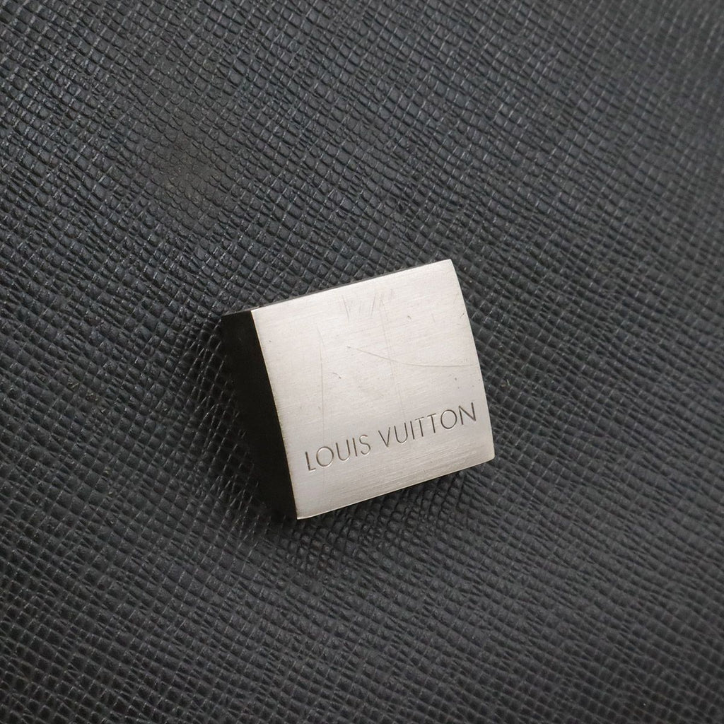 Louis Vuitton Taiga Selenga Clutch Leather Ardoise Black — view 5