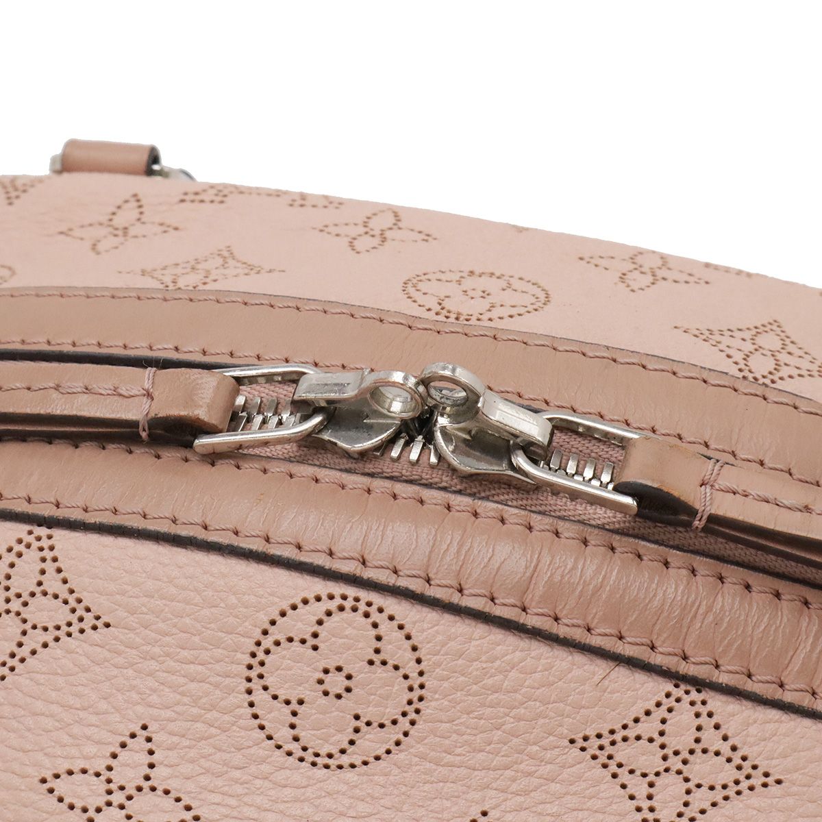 Louis Vuitton Monogram Mahina Asteria 2-Way Shoulder Bag Crossbody Magnolia Pink — view 4