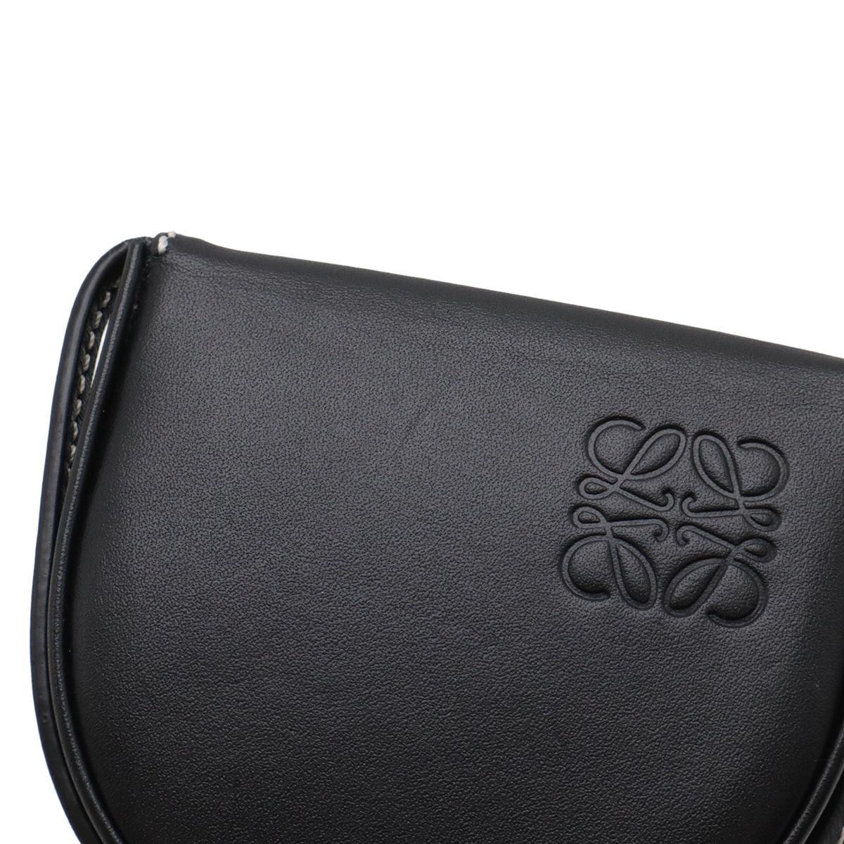 Loewe Anagram Heel Pouch Mini Shoulder Bag Pochette Calf Leather Black 109.54.15 — view 4