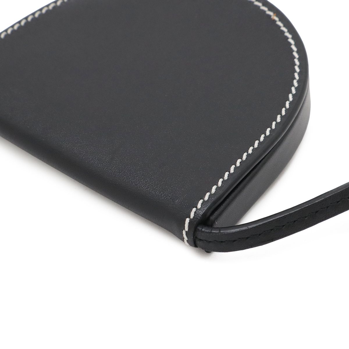 Loewe Anagram Heel Pouch Mini Shoulder Bag Pochette Calf Leather Black 109.54.15 — view 3