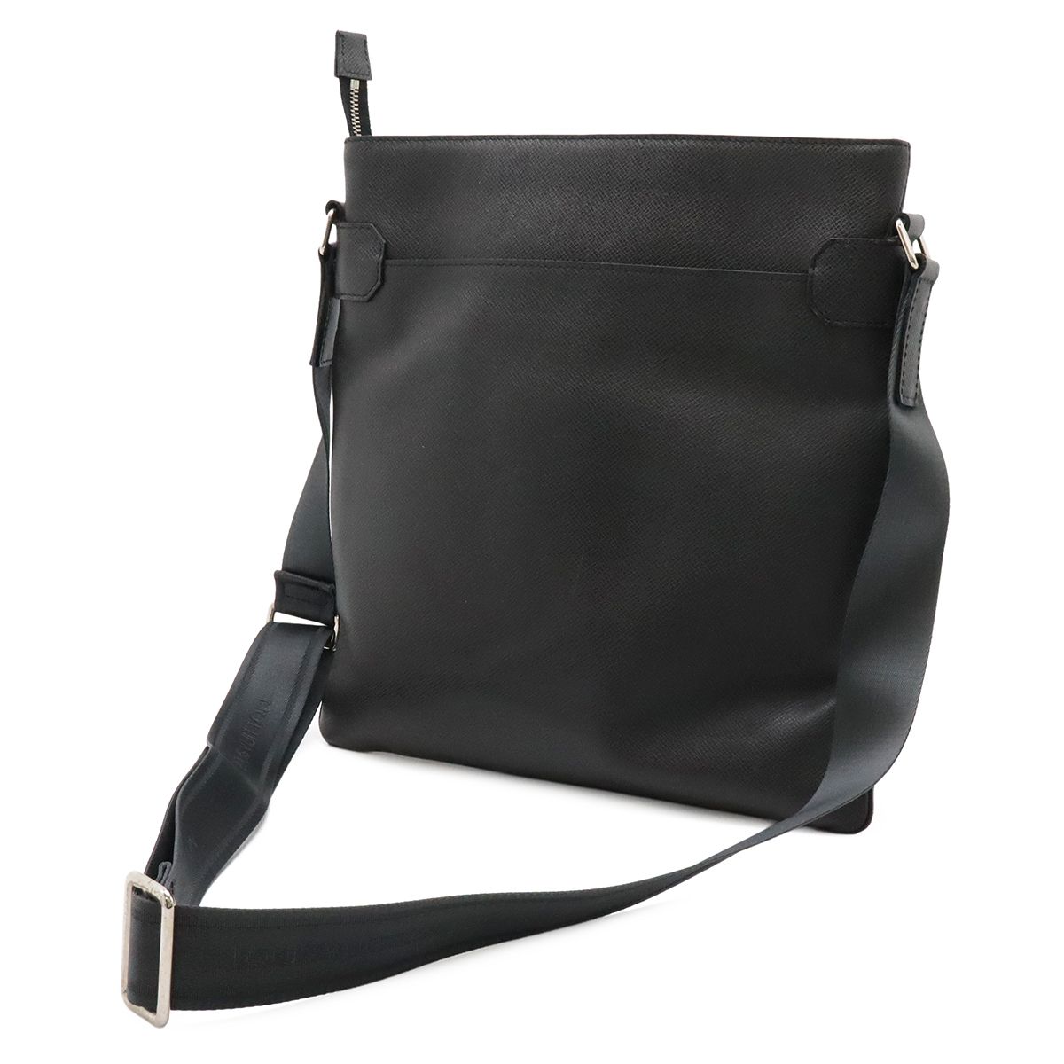 Louis Vuitton Taiga Sasha Shoulder Bag Crossbody Depth Leather Ardoise Black — view 2