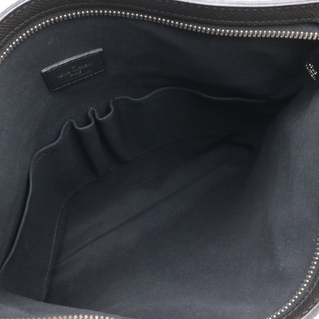 Louis Vuitton Taiga Sasha Shoulder Bag Crossbody Depth Leather Ardoise Black — view 8