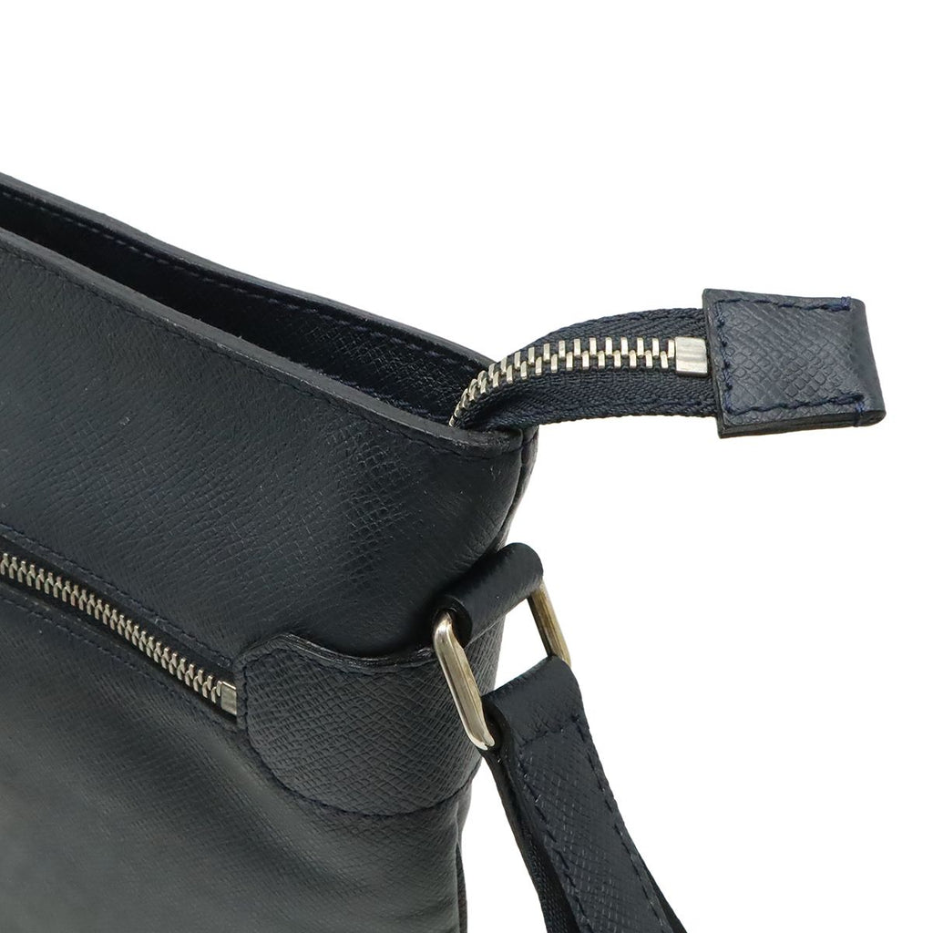Louis Vuitton Taiga Sasha Shoulder Bag Crossbody Depth Bol Navy Silver — view 6
