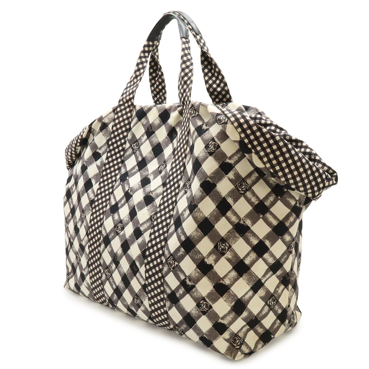 Chanel CC Logo Gingham Check Tote Big Canvas Black White Cruise Collection — view 2