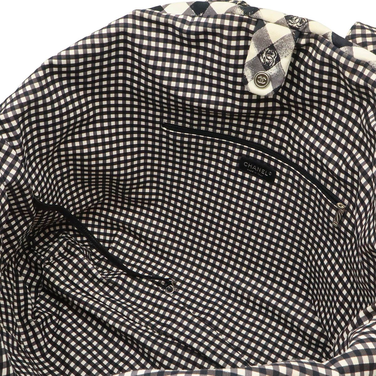 Chanel CC Logo Gingham Check Tote Big Canvas Black White Cruise Collection — view 6