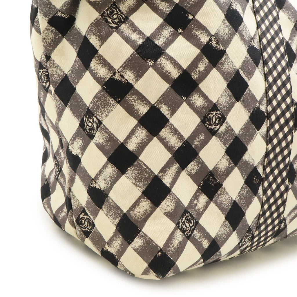 Chanel CC Logo Gingham Check Tote Big Canvas Black White Cruise Collection — view 8