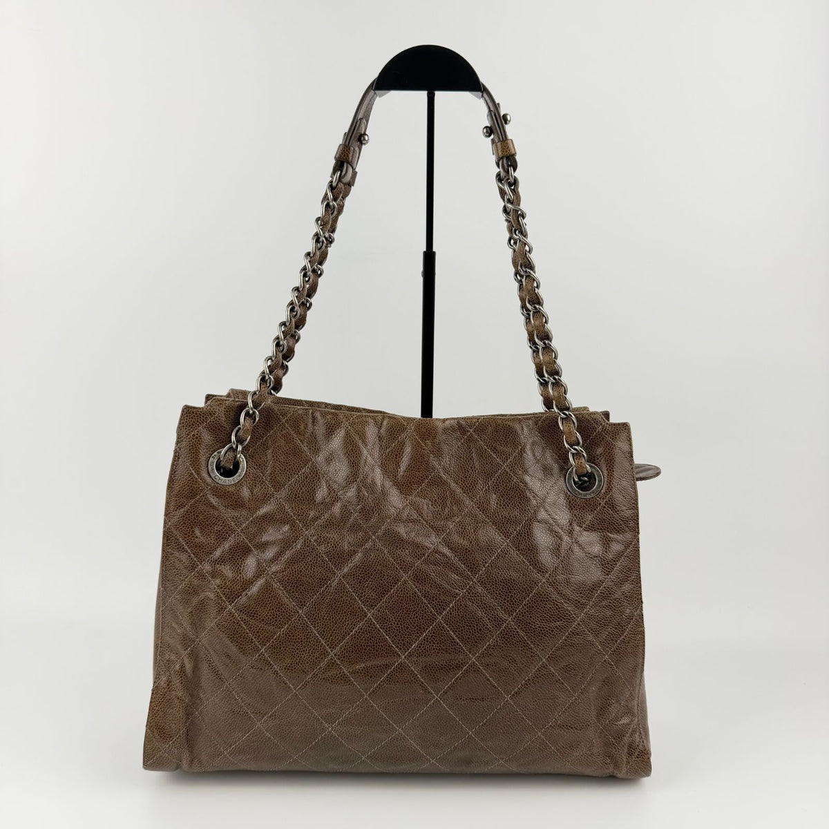 Chanel CC Logo Quilted Chain Shoulder Bag Crossbody Brown Caviar Leather Vintage — view 6