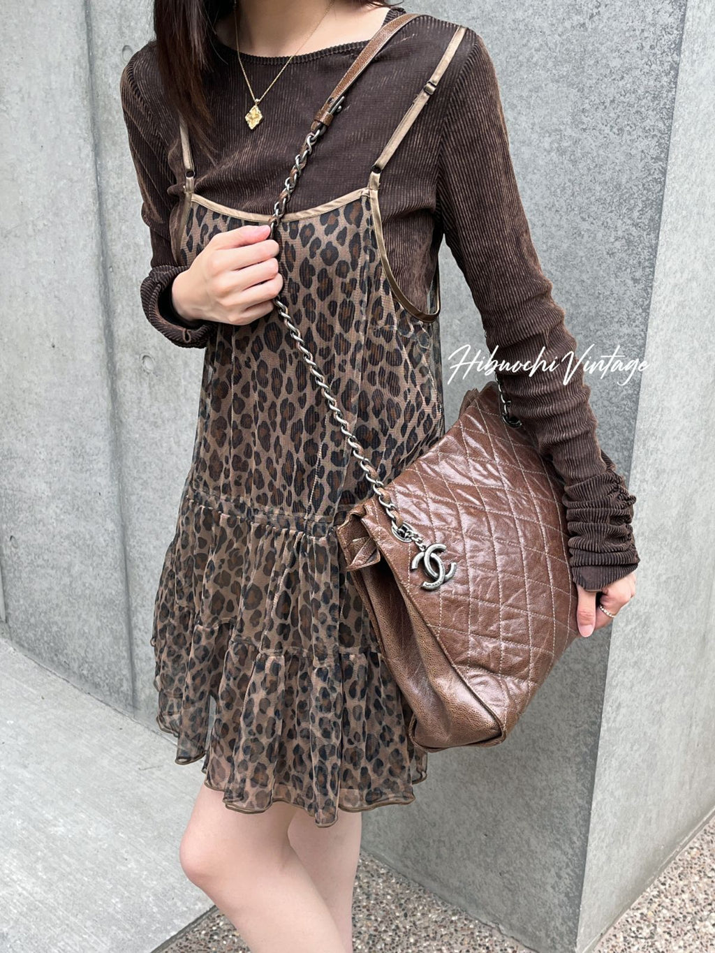 Chanel CC Logo Quilted Chain Shoulder Bag Crossbody Brown Caviar Leather Vintage — view 3