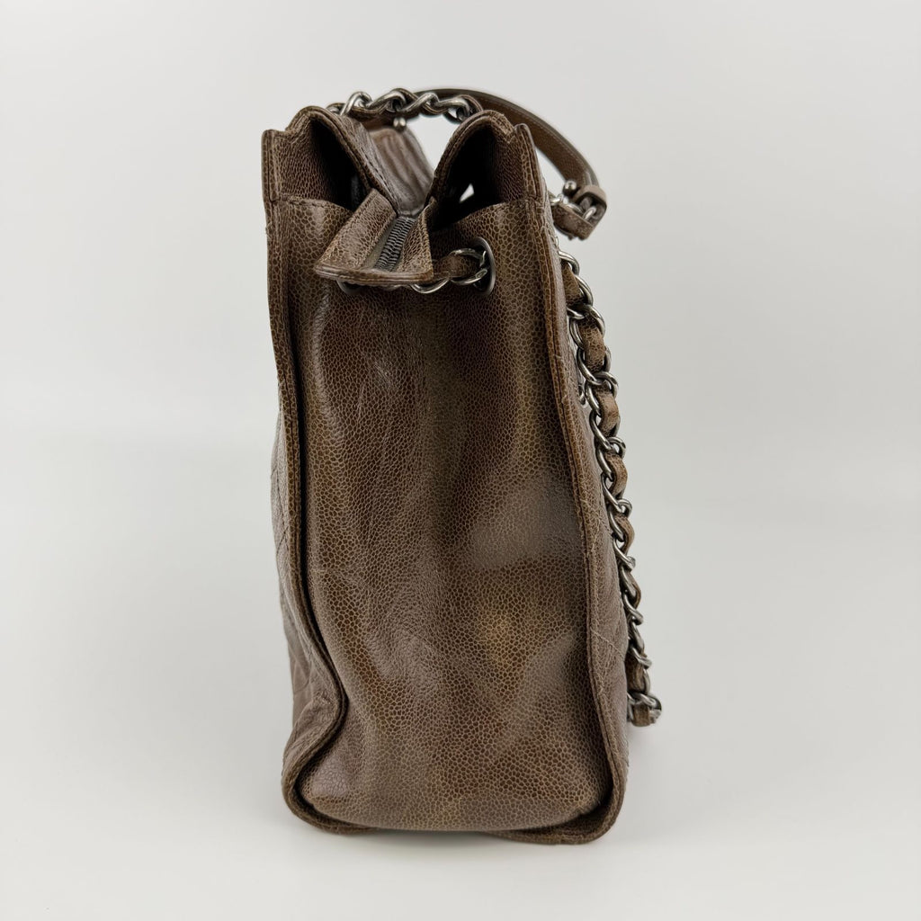 Chanel CC Logo Quilted Chain Shoulder Bag Crossbody Brown Caviar Leather Vintage — view 8