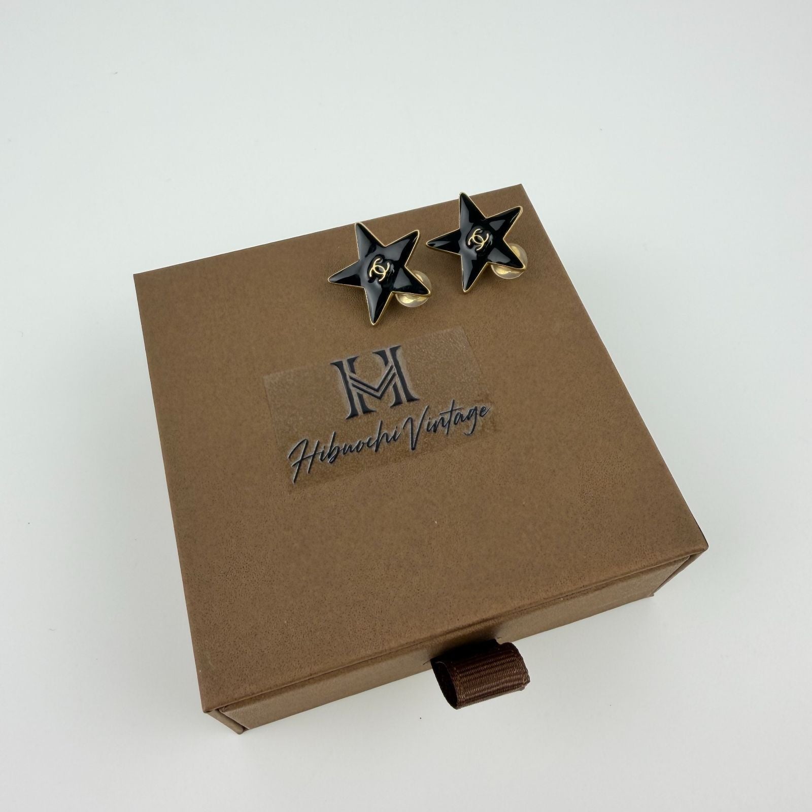 Chanel CC Logo Star Motif Earrings Black Gold Vintage — view 2