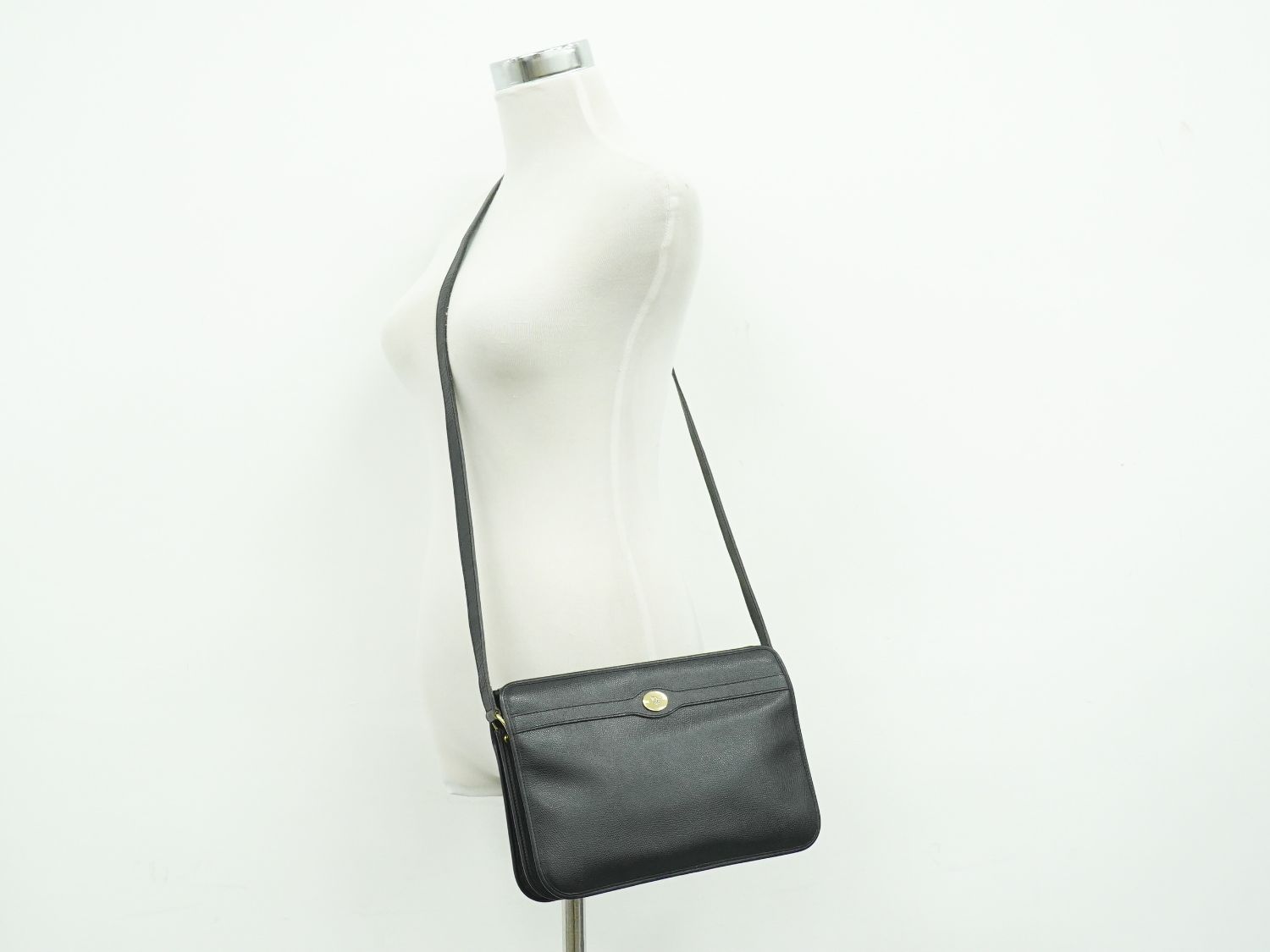 Dior Leather Shoulder Bag Pochette Black — view 6