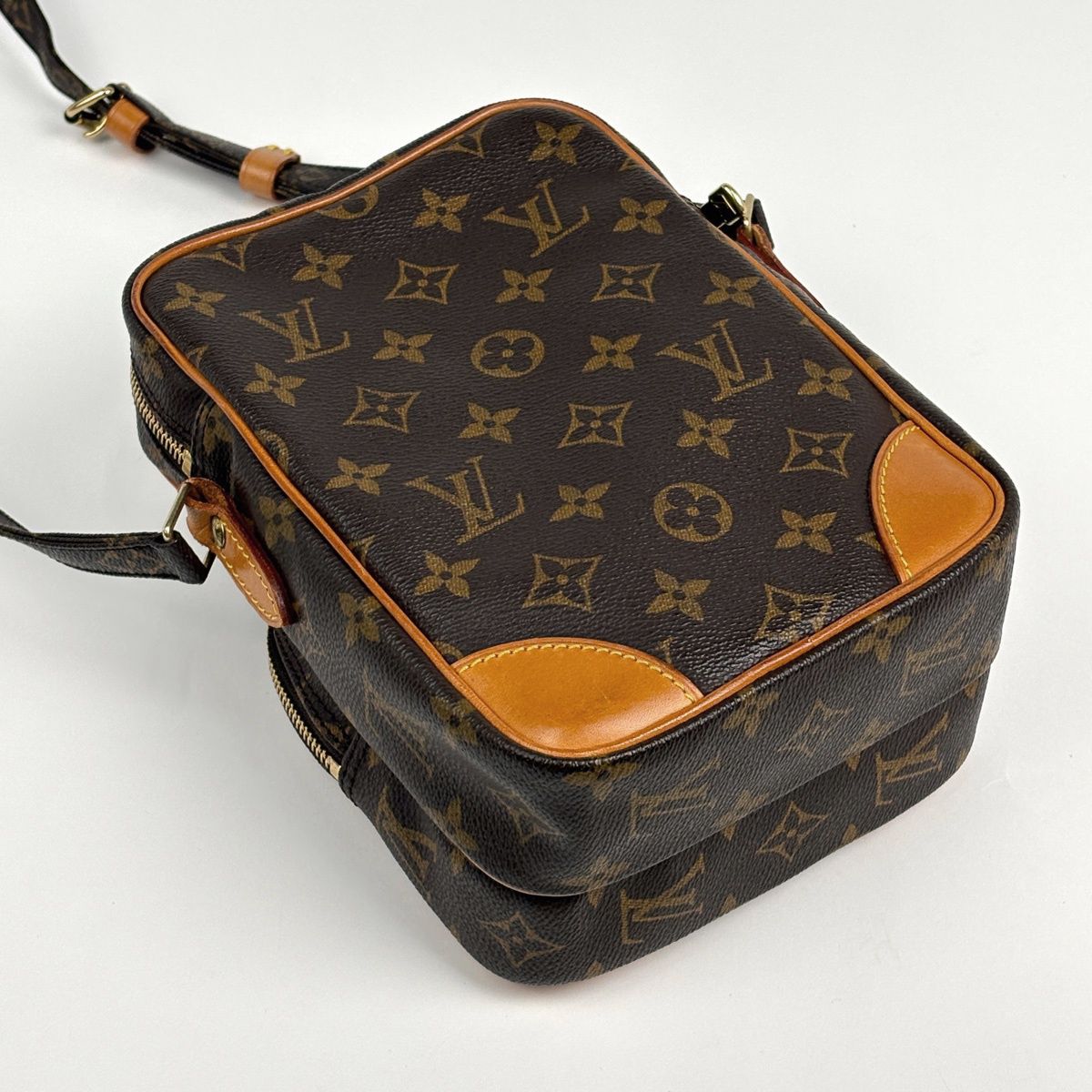 Louis Vuitton Amazon Shoulder Bag Monogram Brown — view 2