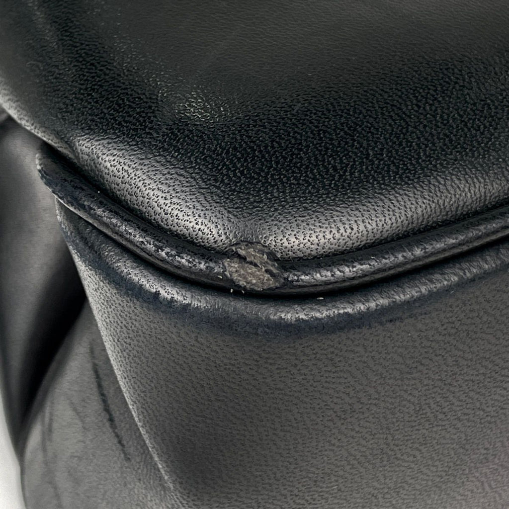 Chanel CC Logo Chain Tote Leather Black — view 3