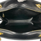 Chanel CC Logo Chain Tote Leather Black — view 9