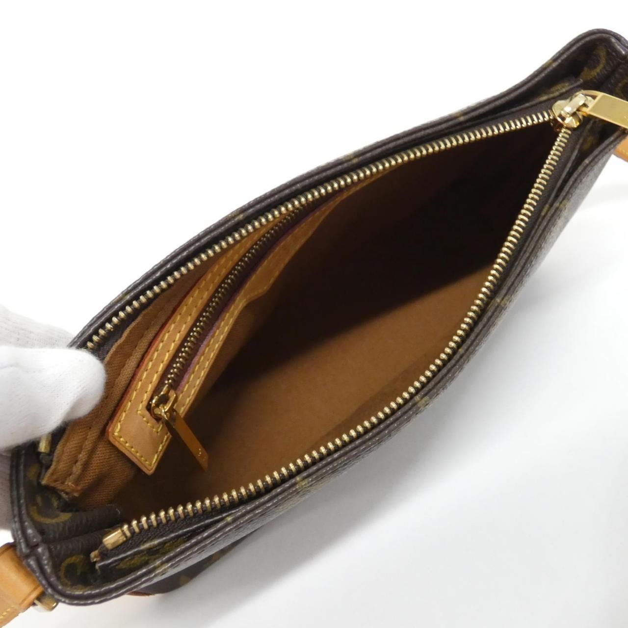 Louis Vuitton Monogram Trotteur Shoulder Bag — view 4