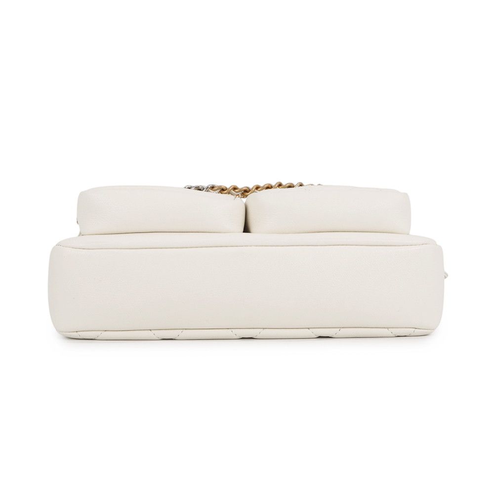 Chanel Shoulder Bag Small CC Logo Quilted Lambskin White — view 3